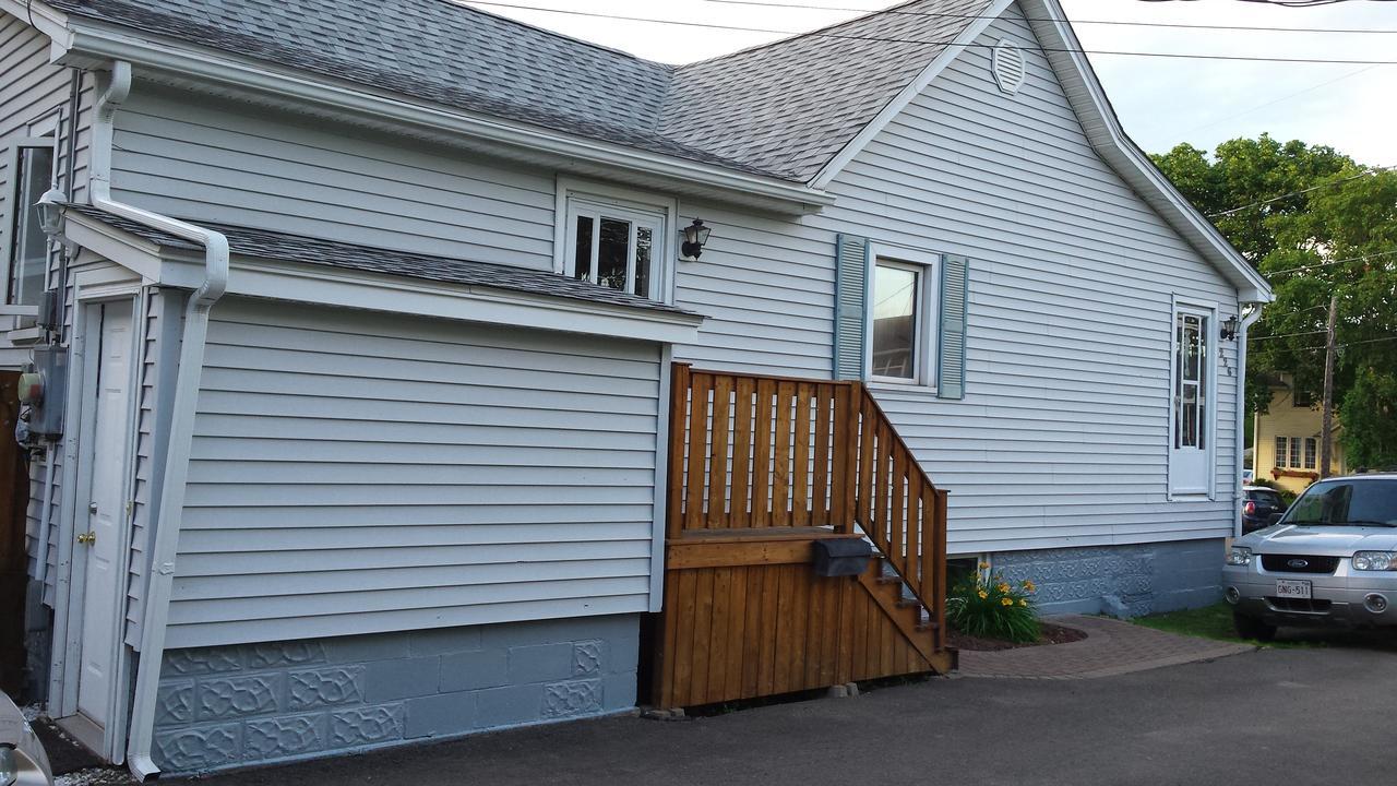 Fully Furnished On Broadway In Moncton Apartment Exterior photo