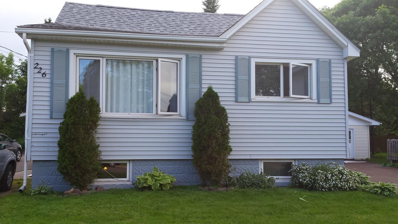 Fully Furnished On Broadway In Moncton Apartment Exterior photo